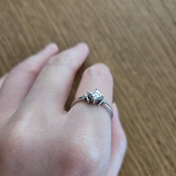 Zales 10k diamond white gold ring - Picture 13 of 17